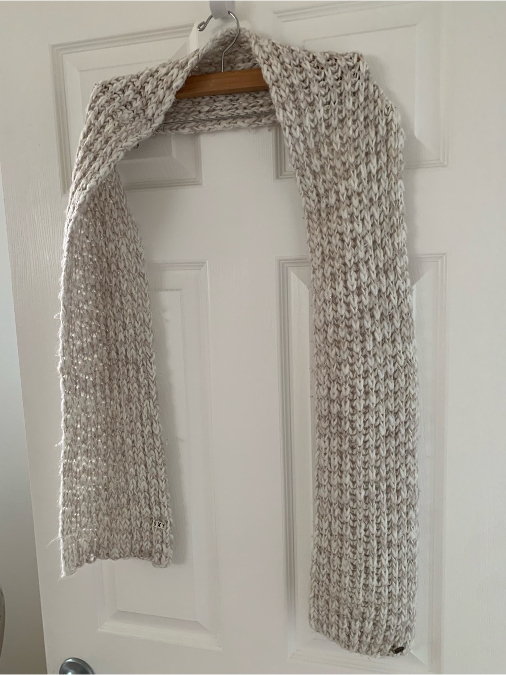 Roxy silver and white Chunky Knit Scarf